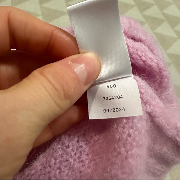 NWOT CeCe
Knit Crew Neck Long Sleeve 3D Flower Sweater corsage pink - Picture 5 of 5